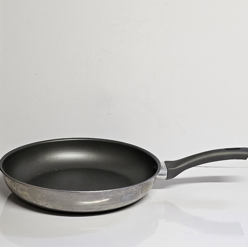 Oster 12.5" Nonstick Frying Pan – Aluminum Skillet w/ Plastic Handle, 2.5" Deep